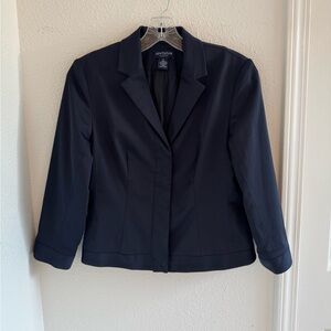 EUC Ann Taylor Cropped Navy Blazer